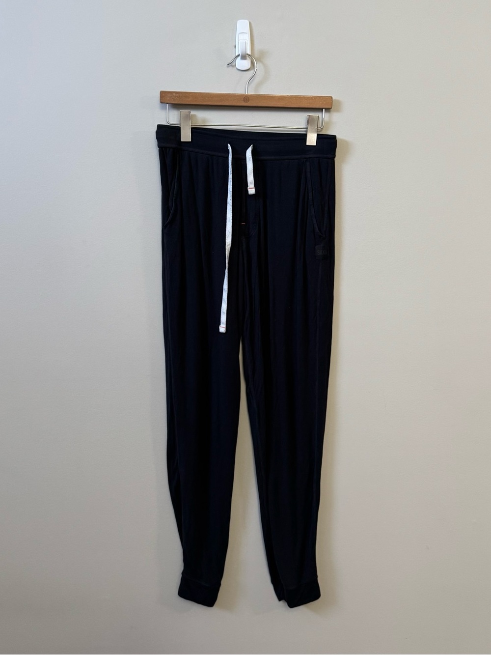 SAXX men’s black stretchy “snooze” lounge pants